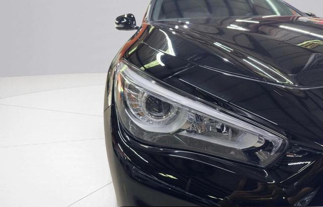 Photo of 2021 Midnight Black INFINITI Q50