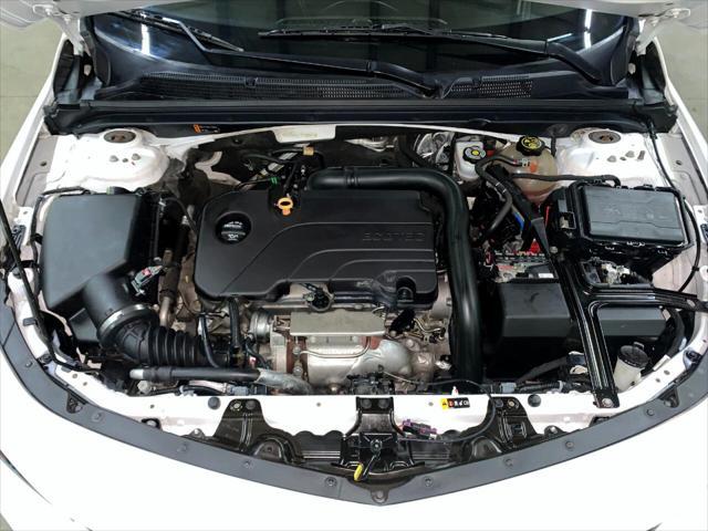 Photo of 2018 Summit White Chevrolet Malibu