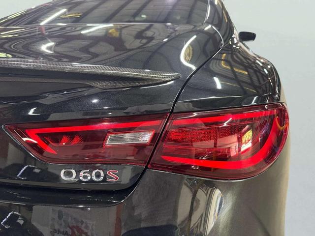 Photo of 2022 Midnight Black INFINITI Q60