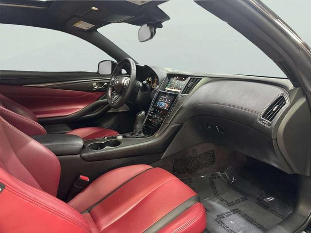 Photo of 2022 Midnight Black INFINITI Q60
