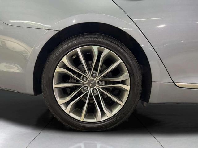 Photo of 2015 Parisian Gray Hyundai Genesis