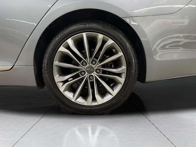 Photo of 2015 Parisian Gray Hyundai Genesis