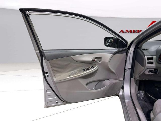 Photo of 2010 Classic Silver Metallic Toyota Corolla