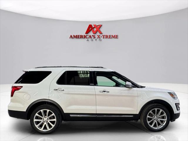 Photo of 2017 White Platinum Metallic Ford Explorer