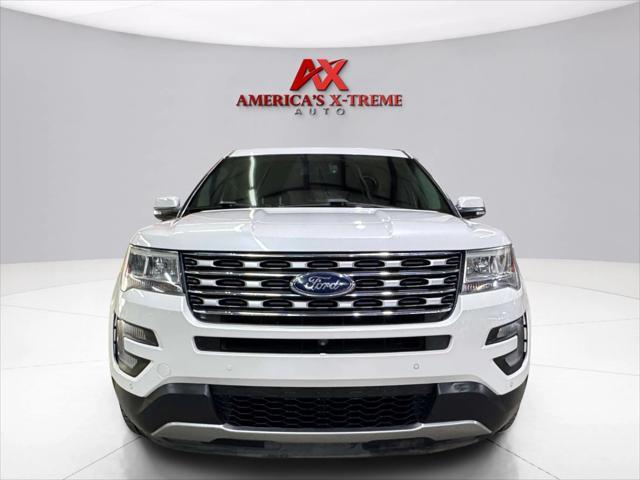 Photo of 2017 White Platinum Metallic Ford Explorer