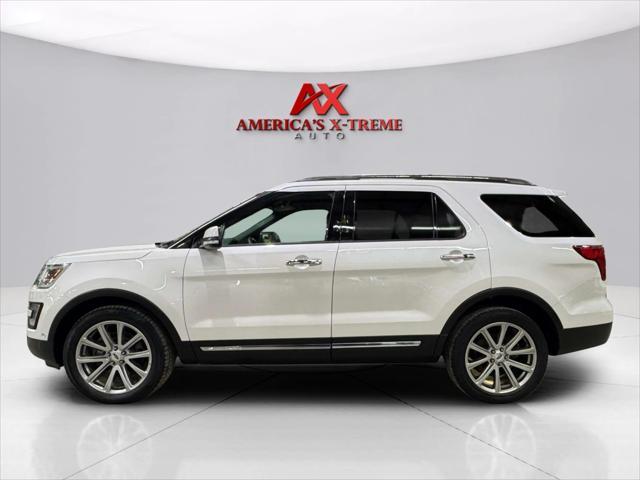 Photo of 2017 White Platinum Metallic Ford Explorer