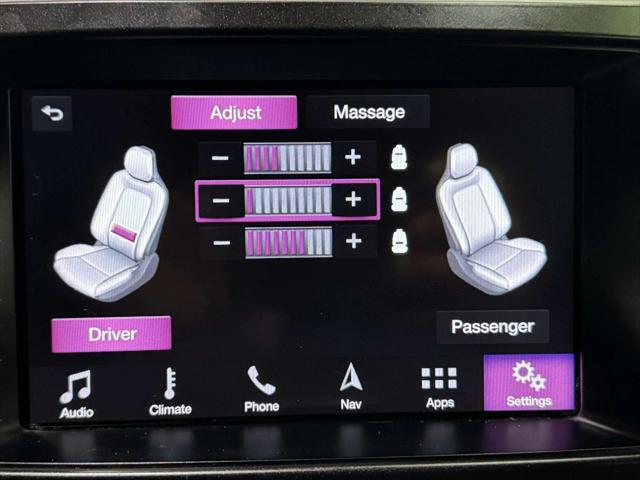 Photo of 2017 White Platinum Metallic Ford Explorer