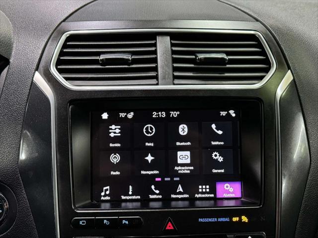 Photo of 2017 White Platinum Metallic Ford Explorer