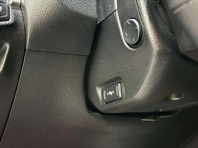 Photo of 2017 White Platinum Metallic Ford Explorer