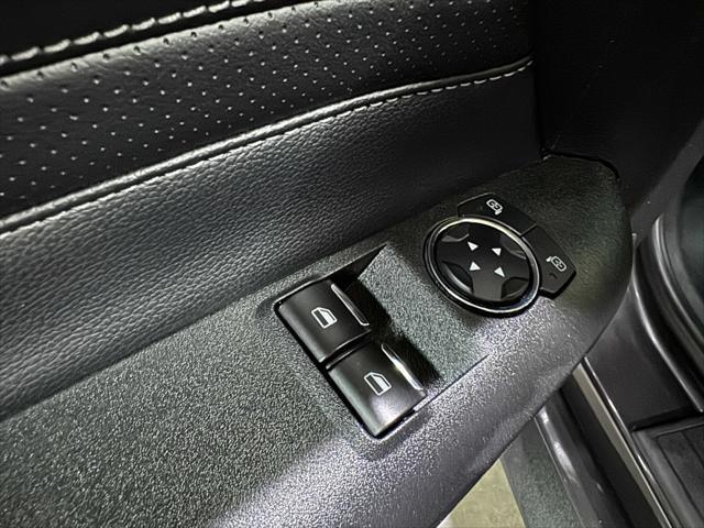 Photo of 2022 Shadow Black Ford Mustang