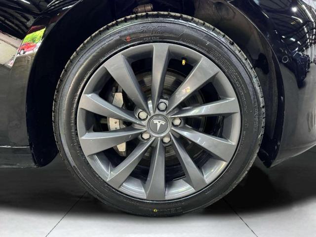 Photo of 2019 Solid Black Tesla Model 3