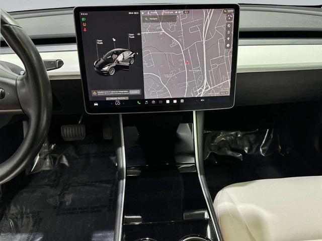 Photo of 2019 Solid Black Tesla Model 3