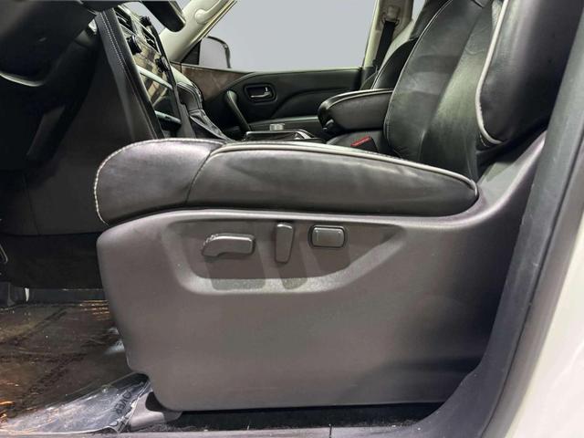 Photo of 2022 Moonstone White INFINITI QX80