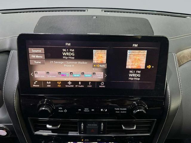 Photo of 2022 Moonstone White INFINITI QX80