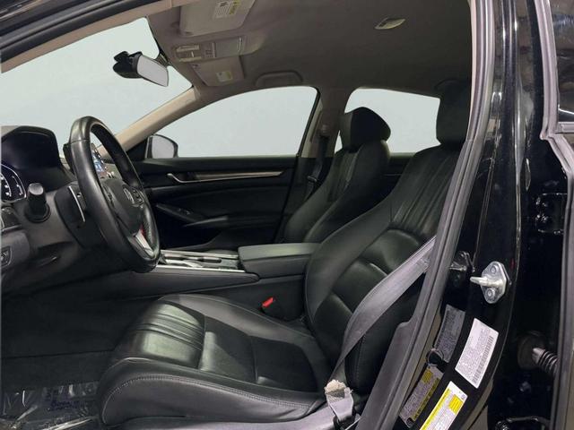 Photo of 2022 Crystal Black Pearl Honda Accord