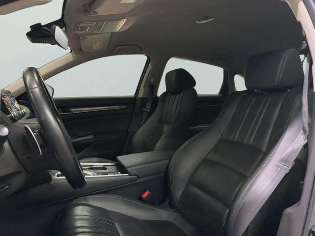 Photo of 2022 Crystal Black Pearl Honda Accord