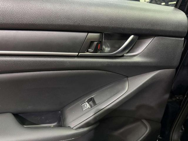 Photo of 2022 Crystal Black Pearl Honda Accord