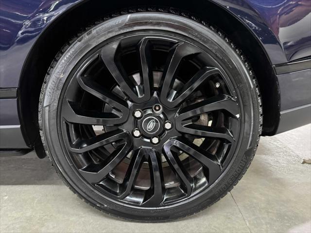 Photo of 2017 Loire Blue Land Rover Range Rover