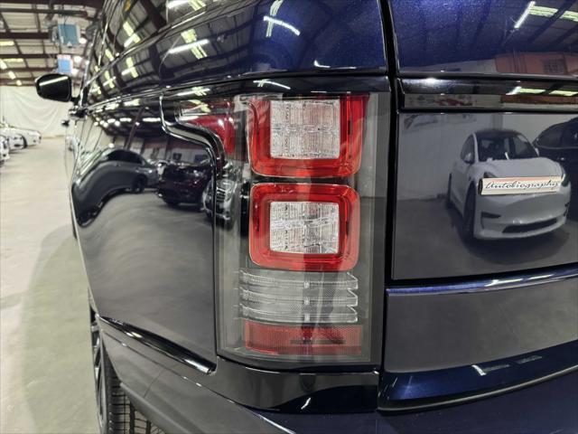 Photo of 2017 Loire Blue Land Rover Range Rover