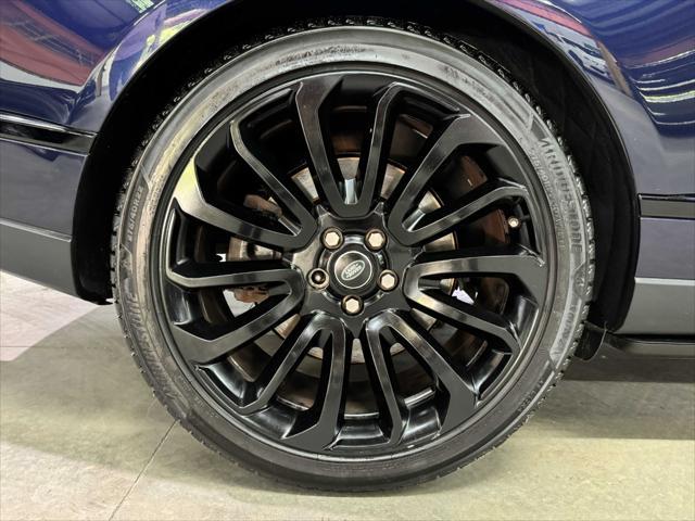 Photo of 2017 Loire Blue Land Rover Range Rover