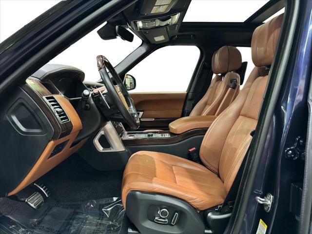 Photo of 2017 Loire Blue Land Rover Range Rover