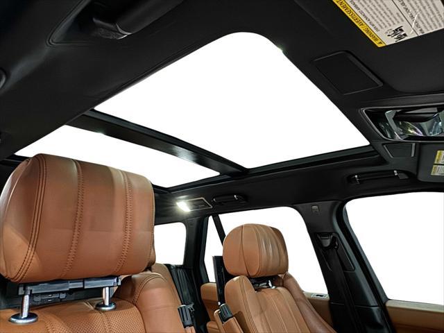 Photo of 2017 Loire Blue Land Rover Range Rover