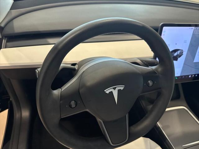 Photo of 2021 Black Tesla Model 3