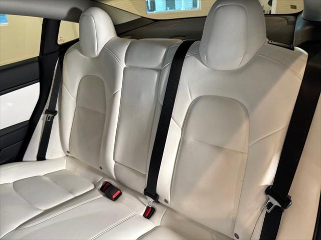 Photo of 2021 Black Tesla Model 3
