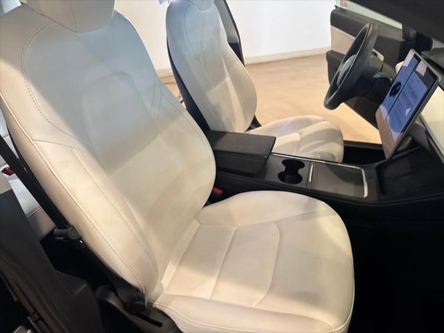 Photo of 2021 Black Tesla Model 3