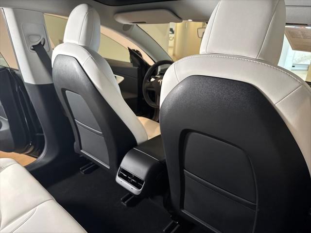 Photo of 2021 Black Tesla Model 3