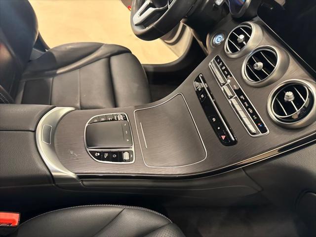 Photo of 2021 White Mercedes-Benz GLC 300