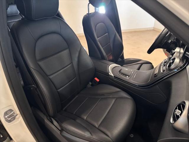Photo of 2021 White Mercedes-Benz GLC 300
