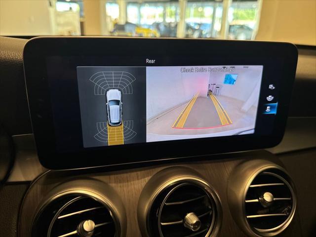 Photo of 2021 White Mercedes-Benz GLC 300