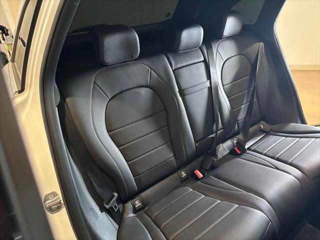 Photo of 2021 White Mercedes-Benz GLC 300
