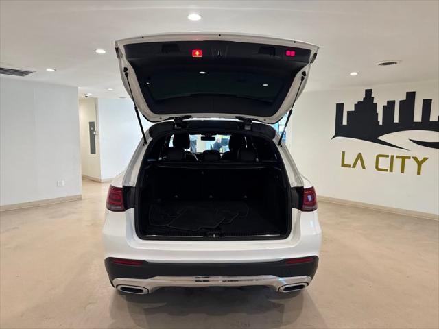 Photo of 2021 White Mercedes-Benz GLC 300