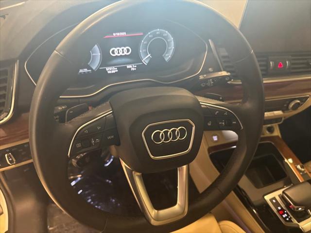 Photo of 2022 Glacier White Audi Q5