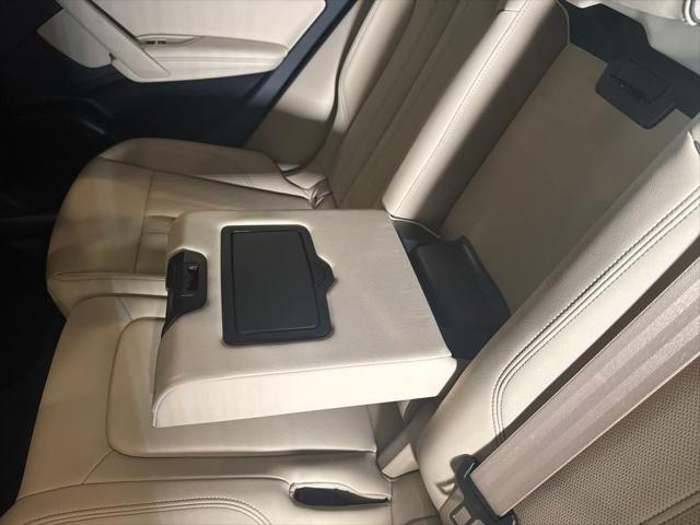 Photo of 2022 Glacier White Audi Q5