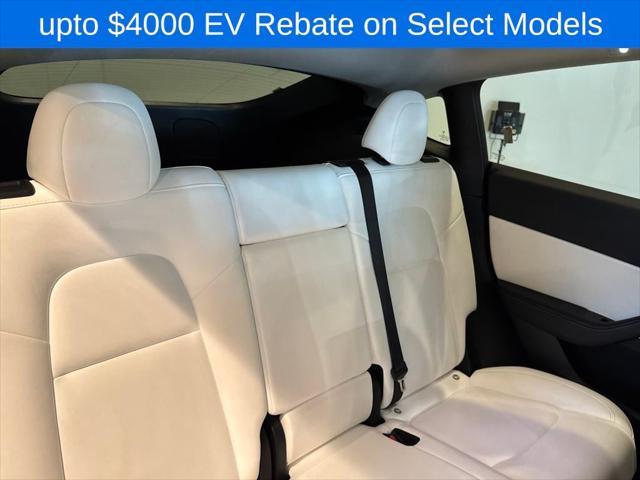 Photo of 2022 Gray Tesla Model Y