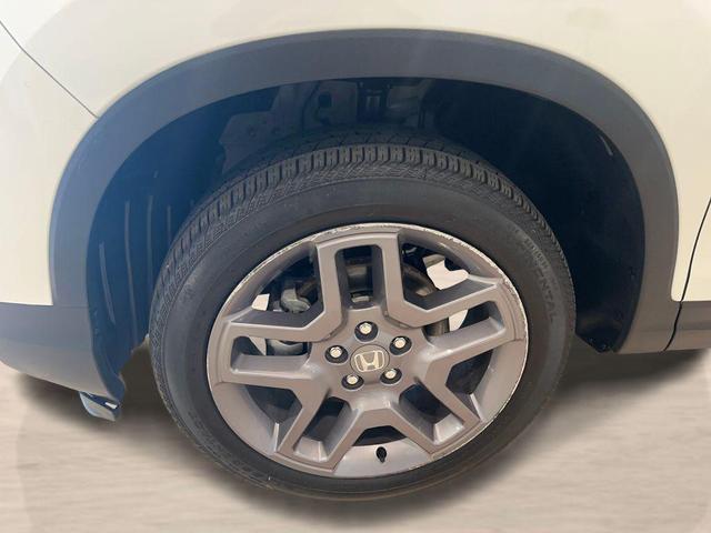 Photo of 2023 White Honda Passport