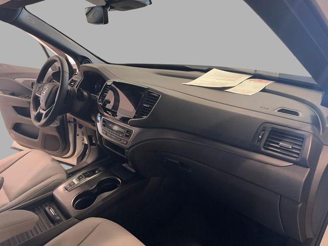 Photo of 2023 White Honda Passport