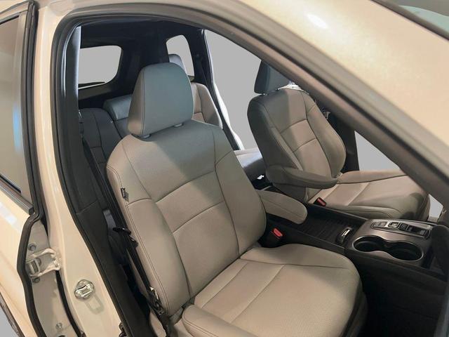 Photo of 2023 White Honda Passport