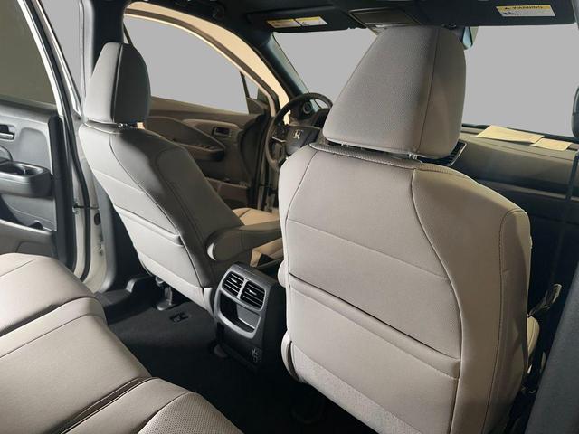 Photo of 2023 White Honda Passport