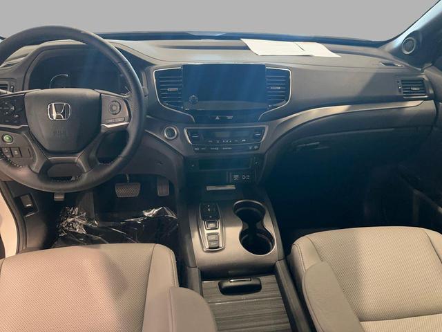 Photo of 2023 White Honda Passport