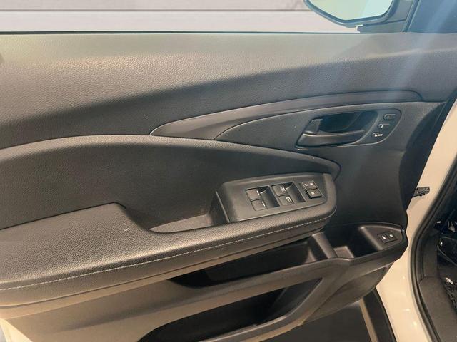Photo of 2023 White Honda Passport