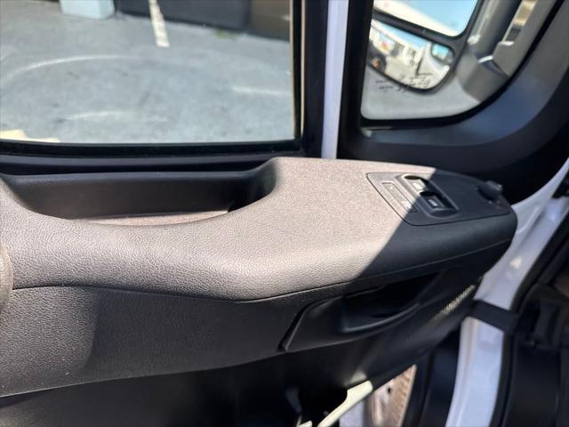 Photo of 2023 Bright White Clearcoat RAM ProMaster 2500