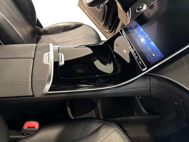 Photo of 2023 Black Mercedes-Benz EQS 450