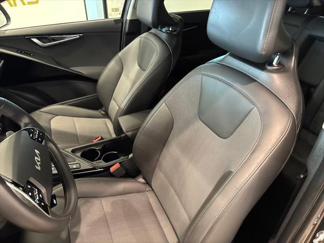 Photo of 2023 Graphite Gray Kia Niro