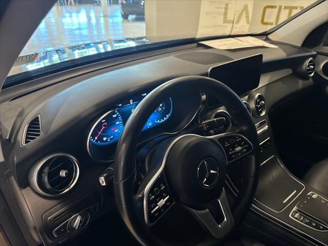 Photo of 2022 Black Mercedes-Benz GLC 300