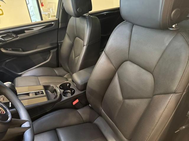 Photo of 2025 White Porsche Macan