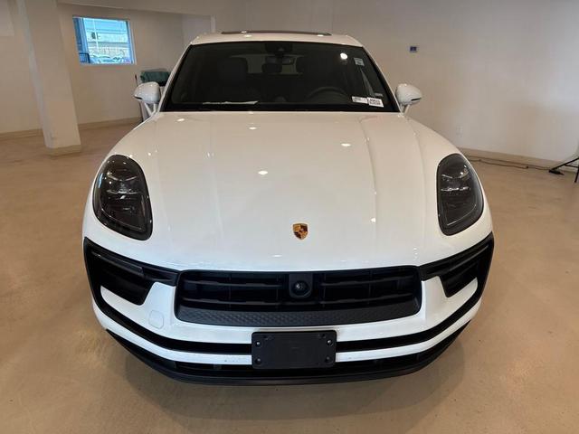 Photo of 2025 White Porsche Macan